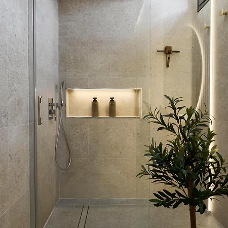 La Quinta Fratela Apartament